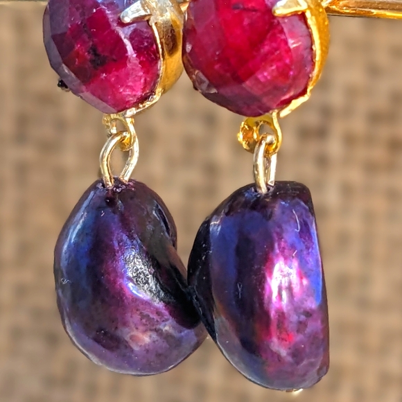 6 Total Carats Natural Ruby & Wine Baroque Pearl Earrings in Yellow Gold Plated - Picture 3 of 7